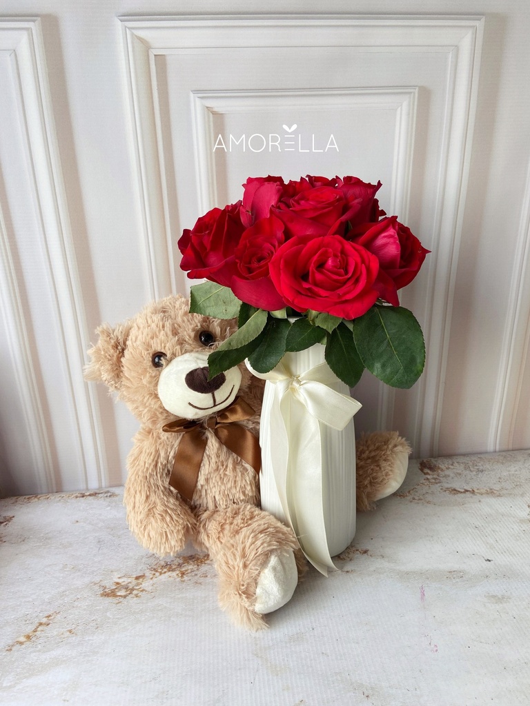 JARRON DE ROSAS CON OSO